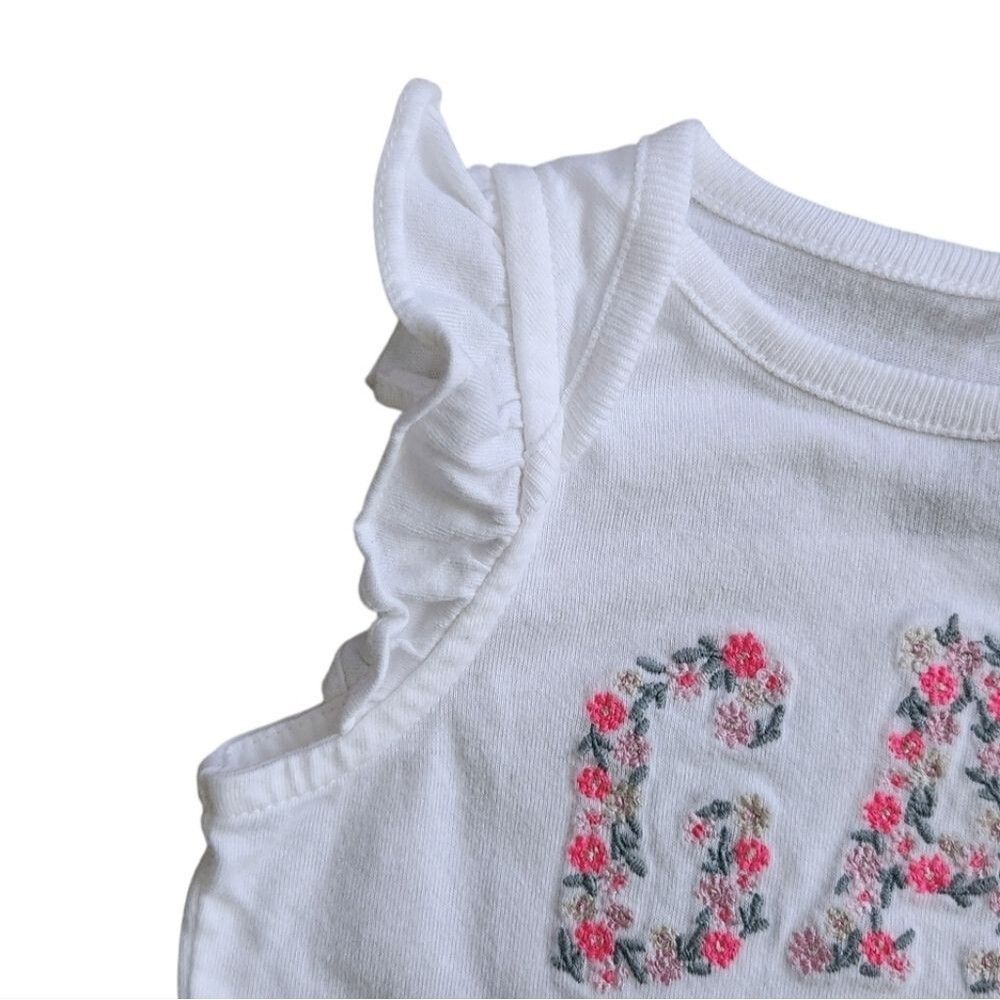 Baby Gap Girls Embroidered Logo Bodysuit 100% Organic Cotton Newborn - 3 Months - Picture 4 of 10